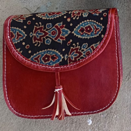 HAND EMBROIDERED LEATHER HUT BAG
